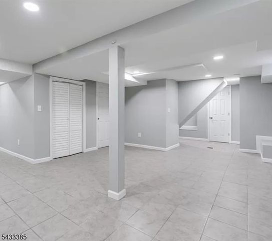 93 Minnisink Rd, Jefferson Twp., NJ 07849