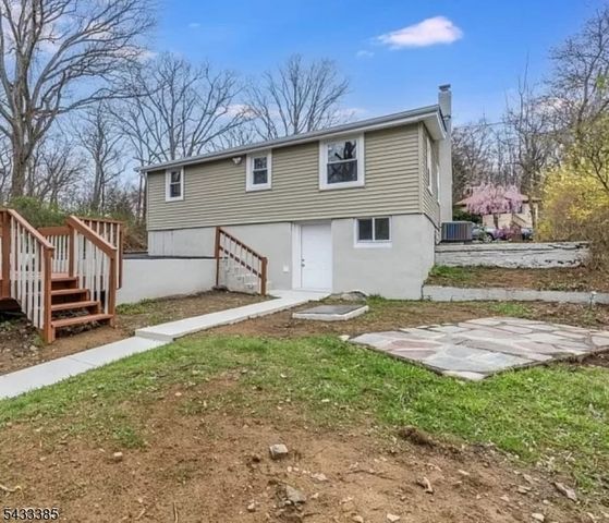 93 Minnisink Rd, Jefferson Twp., NJ 07849