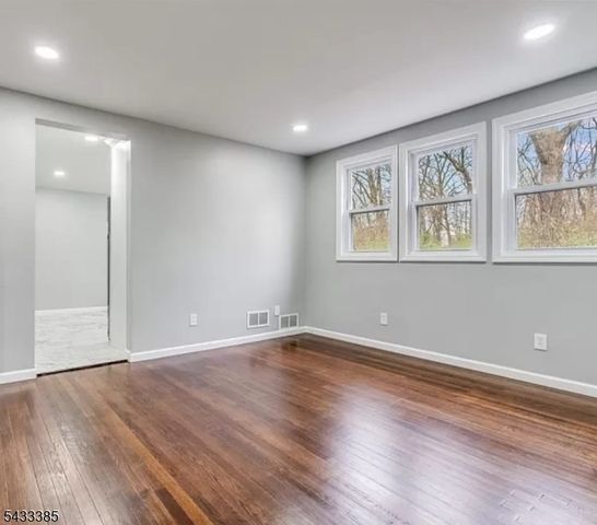 93 Minnisink Rd, Jefferson Twp., NJ 07849