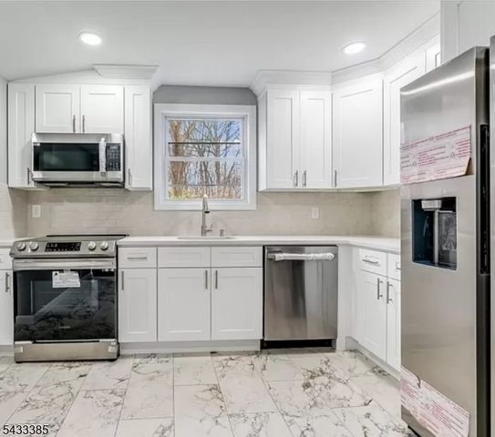 93 Minnisink Rd, Jefferson Twp., NJ 07849