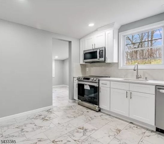 93 Minnisink Rd, Jefferson Twp., NJ 07849