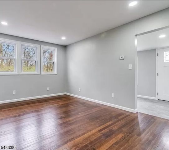 93 Minnisink Rd, Jefferson Twp., NJ 07849