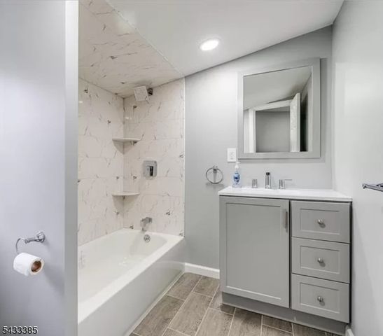 93 Minnisink Rd, Jefferson Twp., NJ 07849