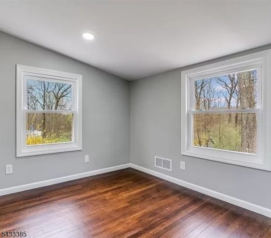 93 Minnisink Rd, Jefferson Twp., NJ 07849