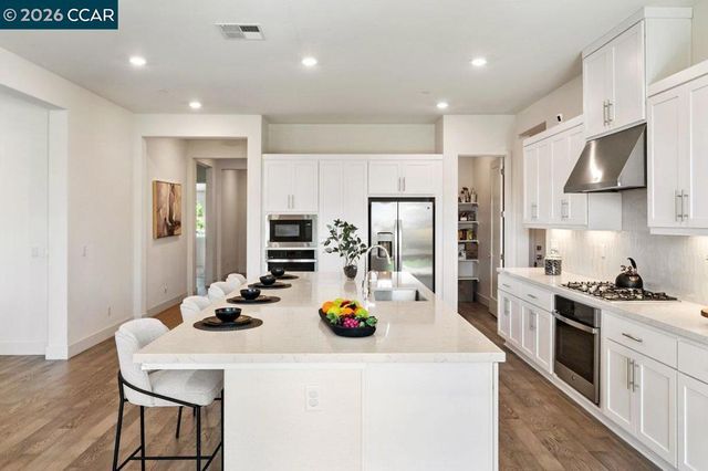 3096 Leeds Ln, Tracy, CA 95377