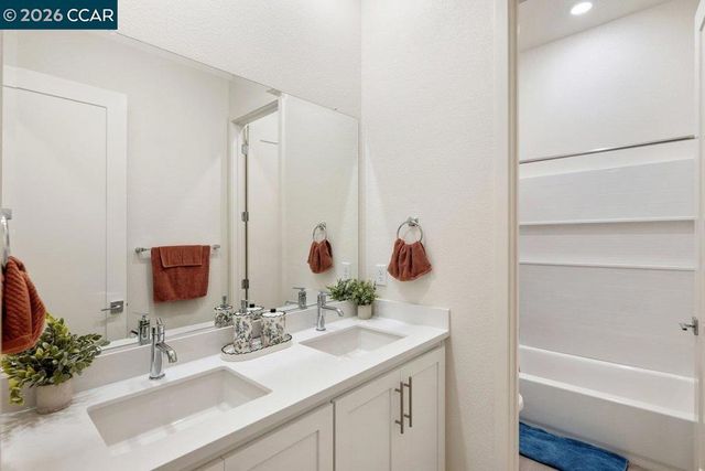 3096 Leeds Ln, Tracy, CA 95377