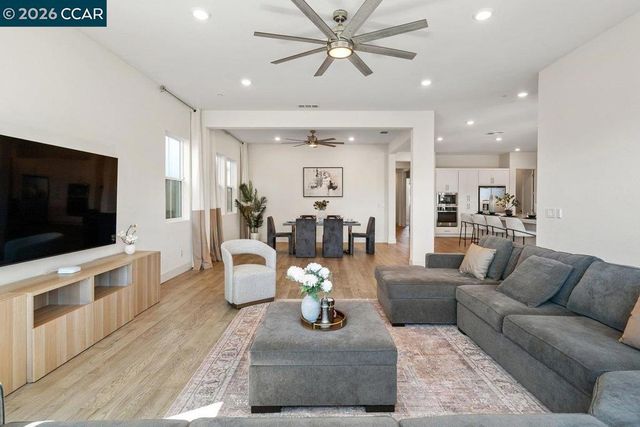 3096 Leeds Ln, Tracy, CA 95377