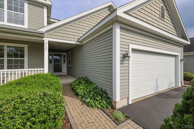3727 Pegasus Circle, Camillus, NY 13209