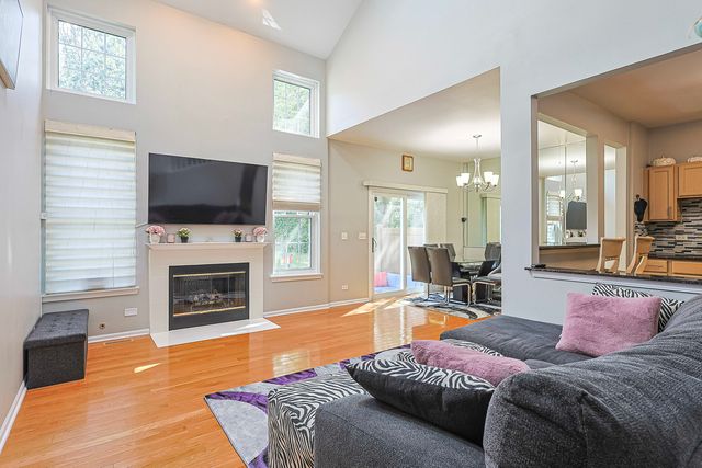 518 King Avenue 518, East Dundee, IL 60118