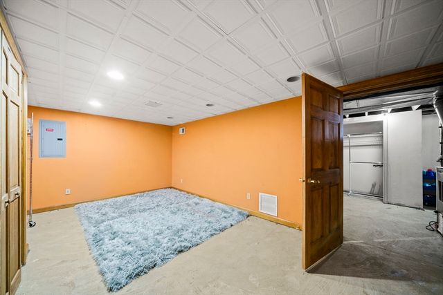 84 Wheeler Avenue, Springfield, MA 01118