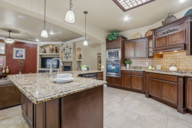 3036 CASCADE POINT Drive, El Paso, TX 79938