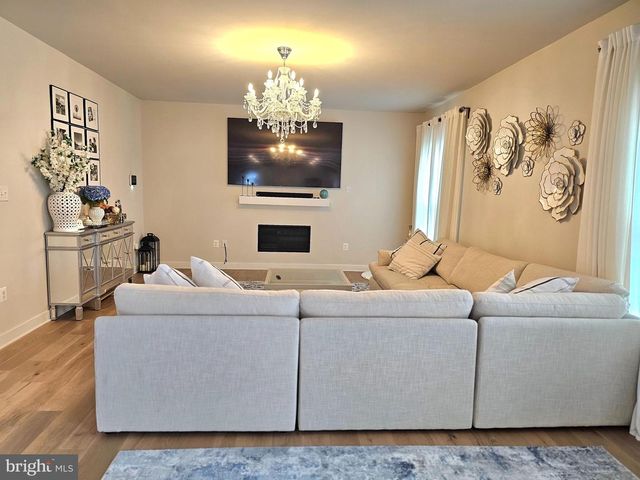 3300 CORA LN, Souderton, PA 18964