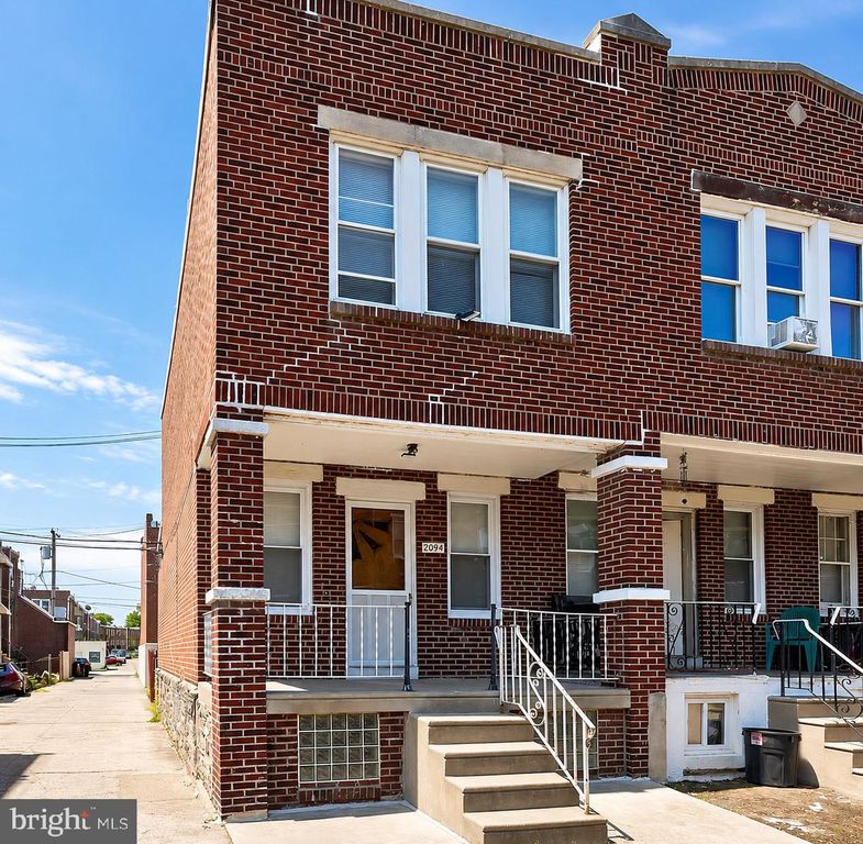2094 CARVER ST, Philadelphia, PA 19124
