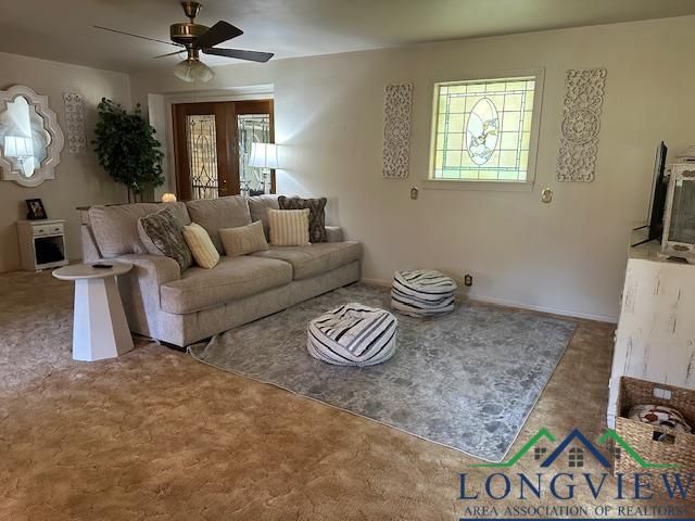 260 Hargis Dr., New London, TX 75682