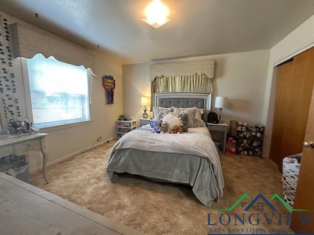 260 Hargis Dr., New London, TX 75682