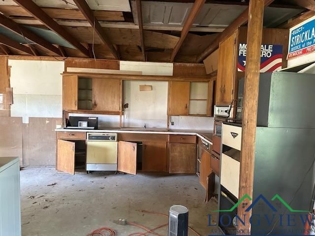 260 Hargis Dr., New London, TX 75682