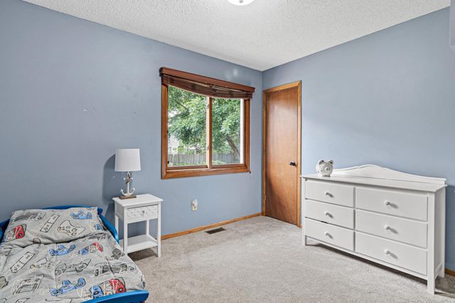 14137 Carmody Drive, Eden Prairie, MN 55347
