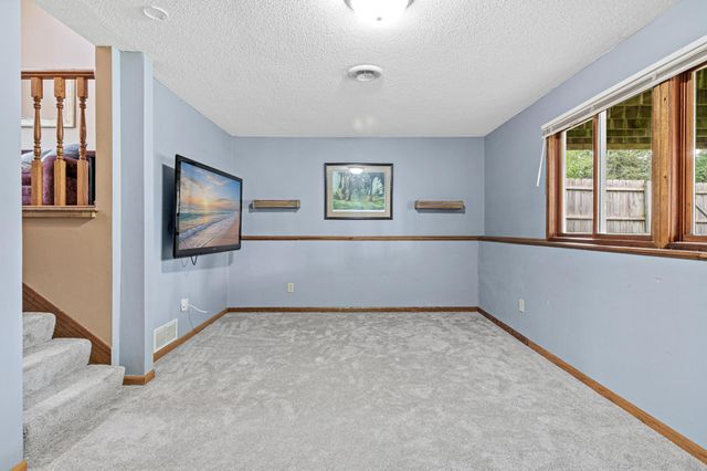 14137 Carmody Drive, Eden Prairie, MN 55347