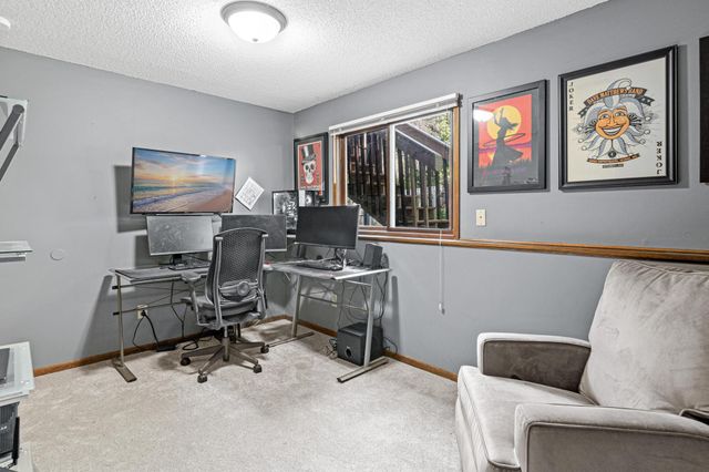 14137 Carmody Drive, Eden Prairie, MN 55347