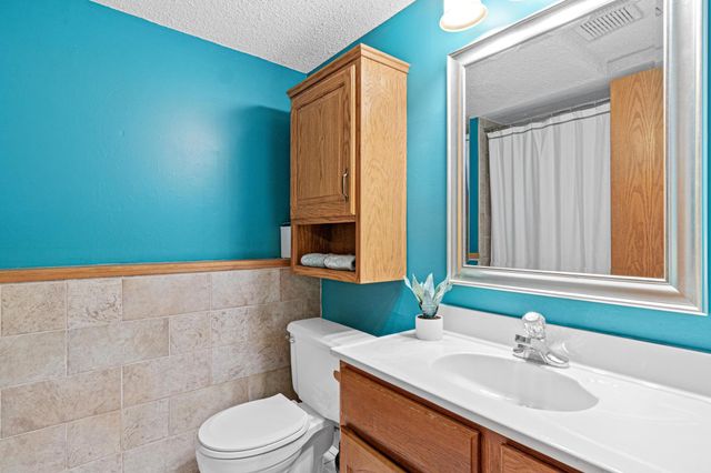 14137 Carmody Drive, Eden Prairie, MN 55347