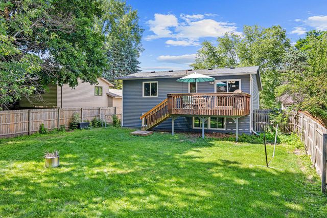 14137 Carmody Drive, Eden Prairie, MN 55347