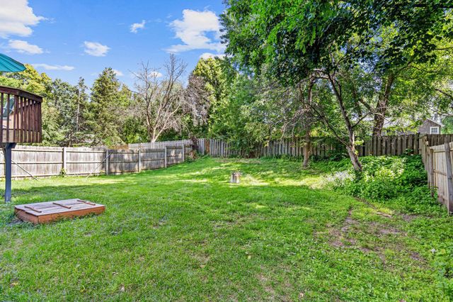 14137 Carmody Drive, Eden Prairie, MN 55347