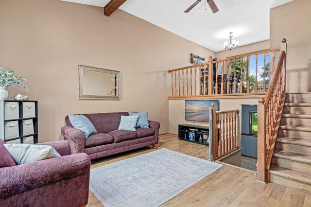 14137 Carmody Drive, Eden Prairie, MN 55347