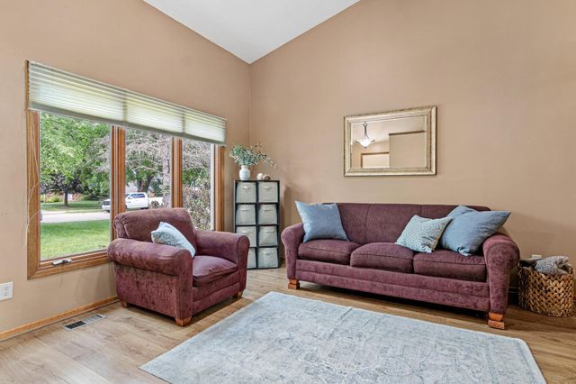14137 Carmody Drive, Eden Prairie, MN 55347