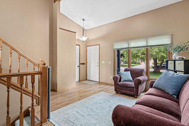 14137 Carmody Drive, Eden Prairie, MN 55347