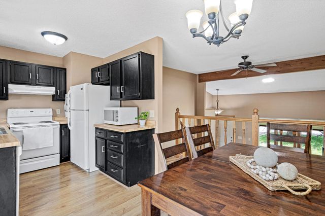 14137 Carmody Drive, Eden Prairie, MN 55347
