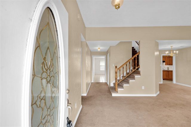 5 NW Pleasant View Rdg, Lawton, OK 73505