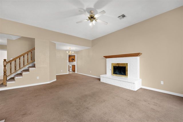 5 NW Pleasant View Rdg, Lawton, OK 73505