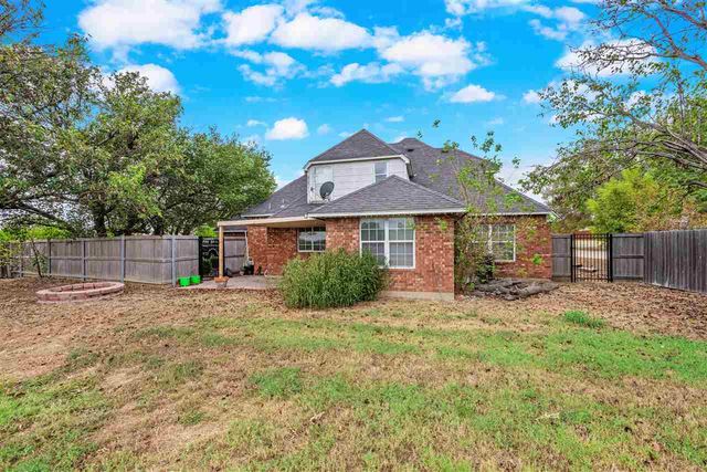 5 NW Pleasant View Rdg, Lawton, OK 73505