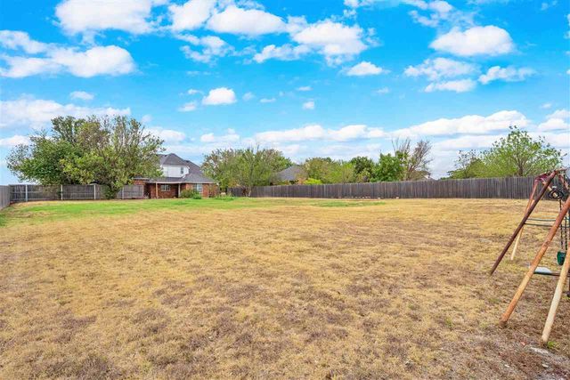 5 NW Pleasant View Rdg, Lawton, OK 73505
