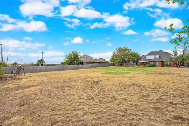 5 NW Pleasant View Rdg, Lawton, OK 73505