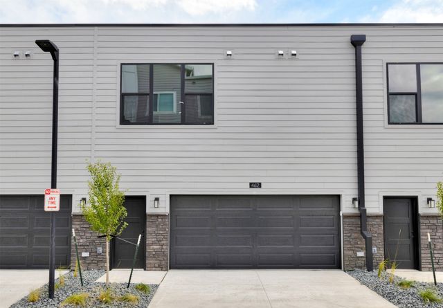462 SW 12th Street, Des Moines, IA 50309