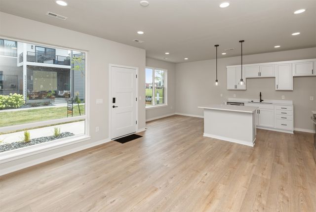462 SW 12th Street, Des Moines, IA 50309