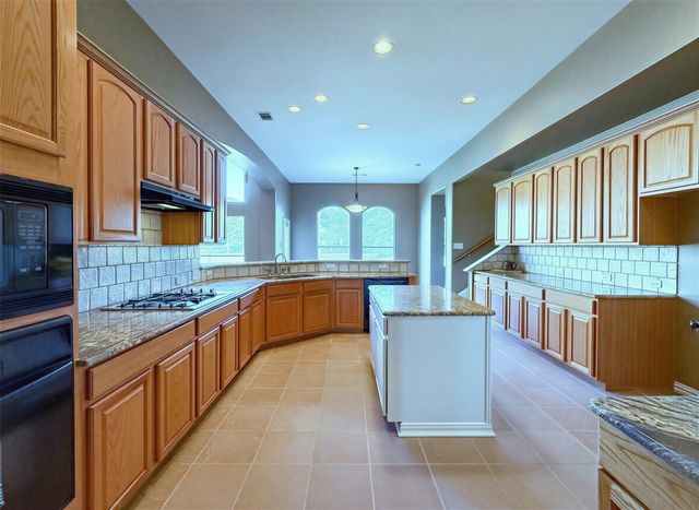 7517 Rodeo Drive, Denton, TX 76208