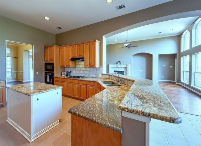 7517 Rodeo Drive, Denton, TX 76208