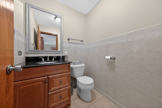1152 E Walnut Avenue, Des Plaines, IL 60016
