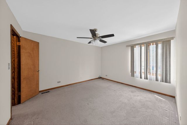 1152 E Walnut Avenue, Des Plaines, IL 60016