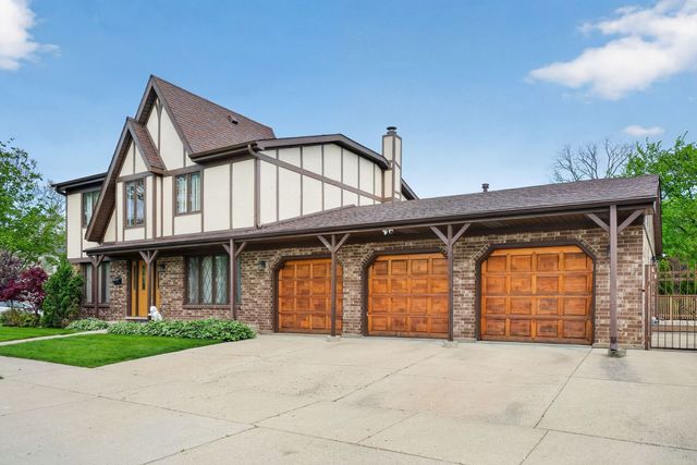 1152 E Walnut Avenue, Des Plaines, IL 60016