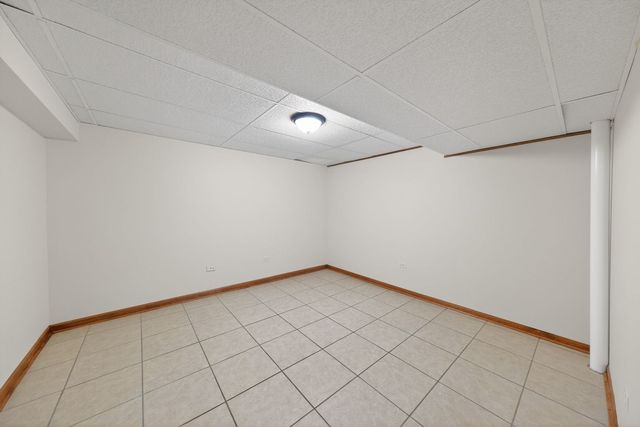 1152 E Walnut Avenue, Des Plaines, IL 60016