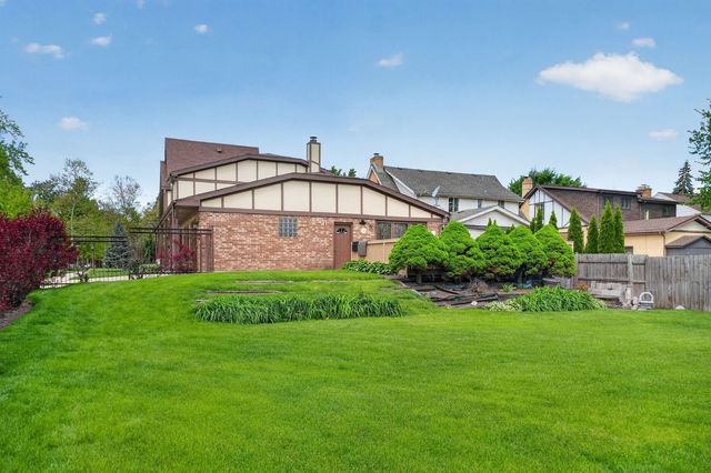 1152 E Walnut Avenue, Des Plaines, IL 60016