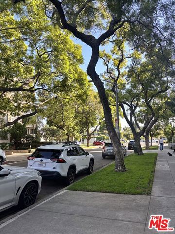 321 N Oakhurst Drive 306, Beverly Hills, CA 90210