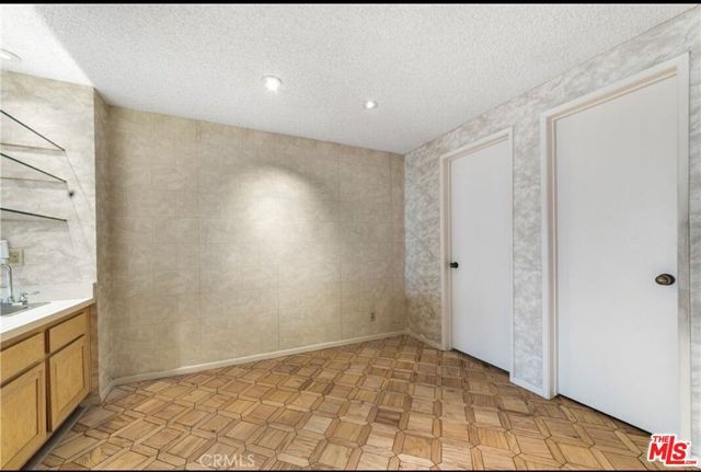 321 N Oakhurst Drive 306, Beverly Hills, CA 90210