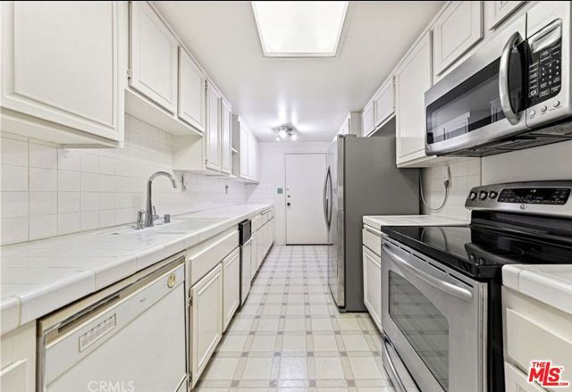 321 N Oakhurst Drive 306, Beverly Hills, CA 90210