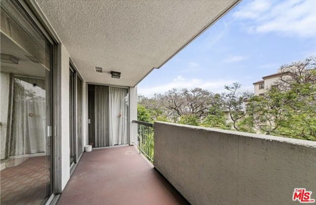 321 N Oakhurst Drive 306, Beverly Hills, CA 90210