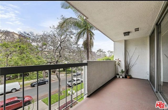 321 N Oakhurst Drive 306, Beverly Hills, CA 90210