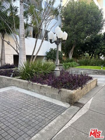 321 N Oakhurst Drive 306, Beverly Hills, CA 90210